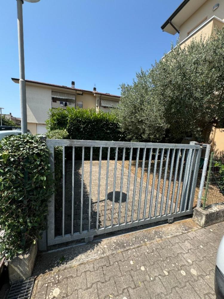 Bellissima Stanza Con Parcheggio Gratuito Apartment Cinquale Exterior photo